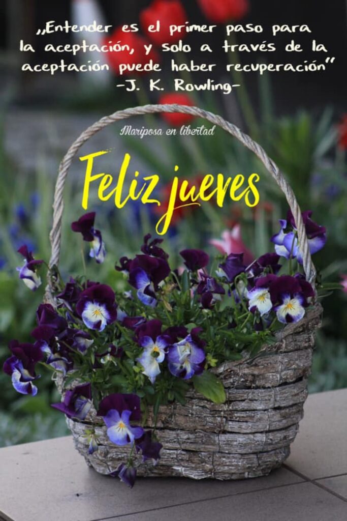 Feliz Jueves con flores y frases bonitas